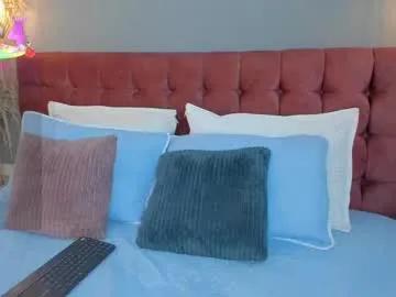 little_tania_ on Chaturbate