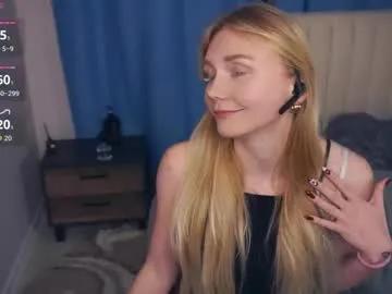 lizzetteavent — Feel the depth of my eyes  <3 #new #18 #shy #cute #blonde [20 tokens remaining]