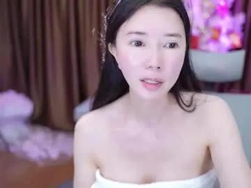 Freechat lucy__bb on Chaturbate