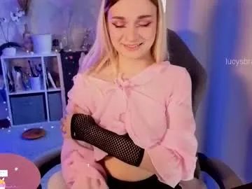 Freechat lucysbrain on Chaturbate