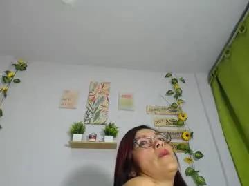 lunitaqueen_ — plug in my ass [145 tokens remaining]