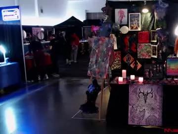 Freechat maevemads on Chaturbate