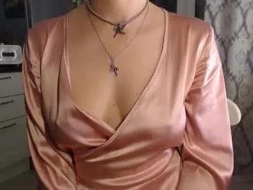 mariana_mur —  #longlegs #pantyhose #cute #plug #dance #pussy [14932 tokens remaining]