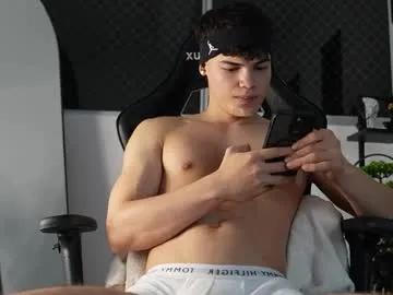 Freechat max_cortes1_ on Chaturbate