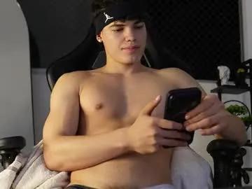 Freechat max_cortes1_ on Chaturbate