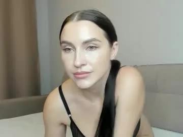Freechat me_lina_ on Chaturbate