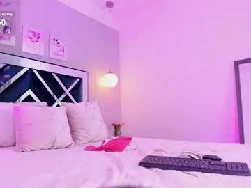 meelody7 — GOAL: play with juicy nipples [9 tokens remaining] Enjoy with me, let me seduce you...I'm very hot!! #bignipples #feet #ebony #cum #anal