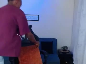 Freechat miiloo18 on Chaturbate