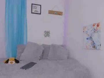 Group milfaaura on Chaturbate