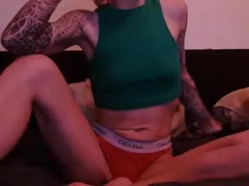 mokkeltje9 — fuck my huge toy!! please help me reach the goal!!!! [426 tokens remaining]  #milf #squirt #natural #bigtoy