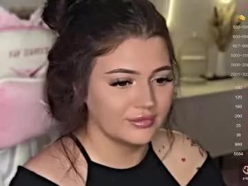 Freechat moonrenata on Chaturbate