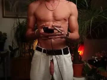 Freechat mrlong23cm on Chaturbate