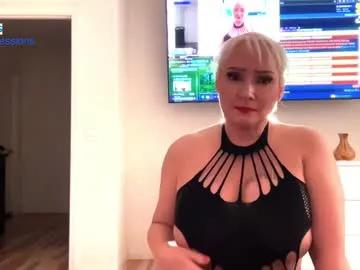 Freechat naughtyobsessions on Chaturbate