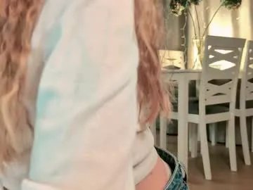 Freechat nickacherie on Chaturbate