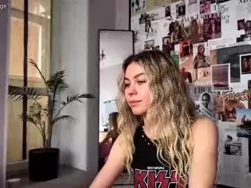 nika_lodge_official on Chaturbate