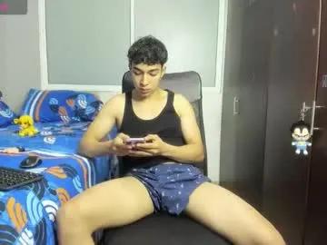 noxx_stark — GOAL: CUMMM SHOWW [1099 tokens remaining] Welcome to my room! #muscle #party #18 #gay #bigcock