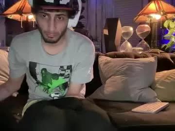 Away pantslesstraveler_plt on Chaturbate