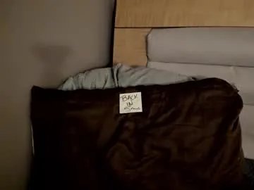 playwithjuicyj — Will get naked for college fund (33tkns if you want in)