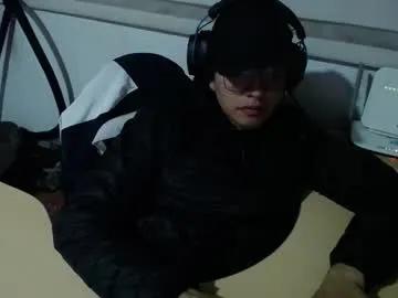 powerfulzeus2 — Freechat on Chaturbate