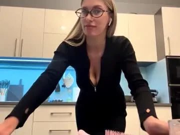 raeannschemmer — I'm new here ....Goal:Squeezing my tits under my top :Mila is here with you #bigboobs #18 #cute #new  #natural [87 tokens remaining]