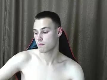 Freechat robert10211 on Chaturbate