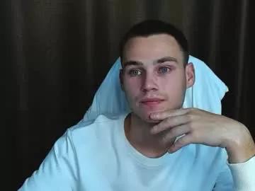 Freechat robert10211 on Chaturbate
