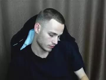 Freechat robert10211 on Chaturbate