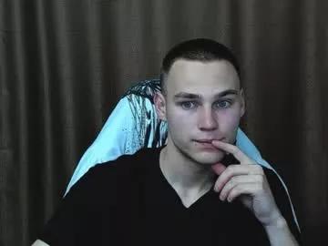 Freechat robert10211 on Chaturbate