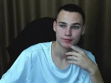 Freechat robert10211 on Chaturbate