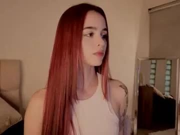 Away roxxy_mora on Chaturbate