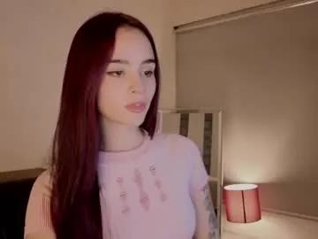 Away roxxy_mora on Chaturbate