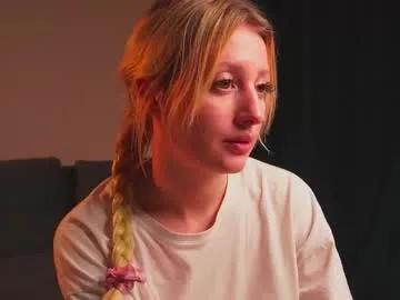 Freechat rue_novella on Chaturbate