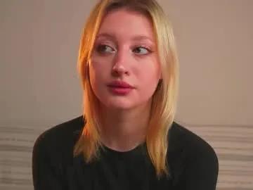 Freechat rue_novella on Chaturbate