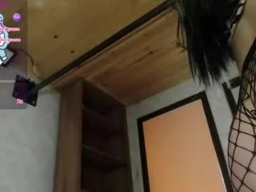 Freechat sally23_ on Chaturbate