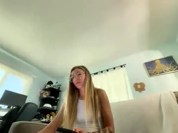 Freechat saltycaptain69_hatgirl69 on Chaturbate