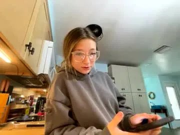 Freechat saltycaptain69_hatgirl69 on Chaturbate