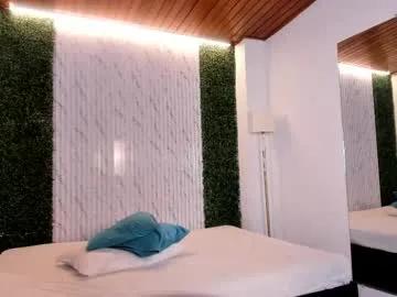 Freechat saracorraless on Chaturbate