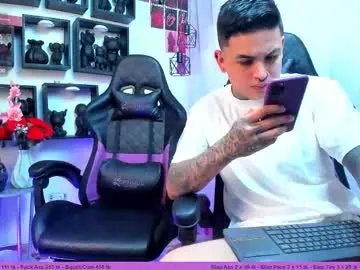 Freechat sarahandzack on Chaturbate