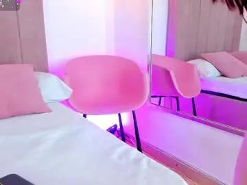 Freechat sensualjeen on Chaturbate