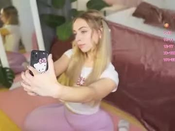 Freechat shinybarbie on Chaturbate