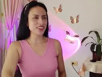 sofibelladelavega —       // GOAL: I seduce you with my beautiful legs [76 tokens left] #nonude #beauty #natural #new #smile
