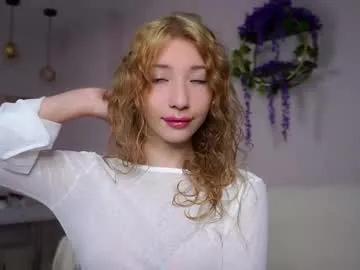 Freechat sunnmoonn on Chaturbate