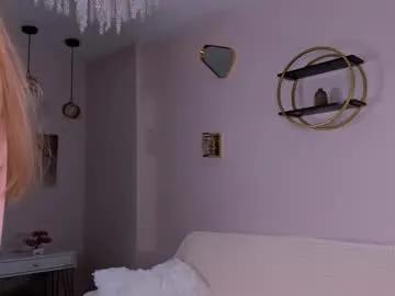 Freechat sunnmoonn on Chaturbate