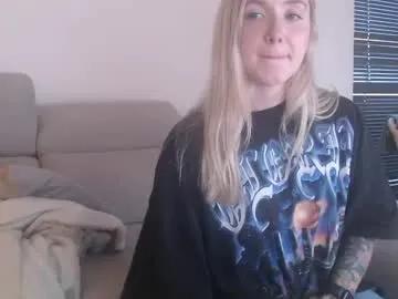 Freechat tattoobbgirl on Chaturbate