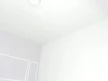 Freechat tianaglow26 on Chaturbate