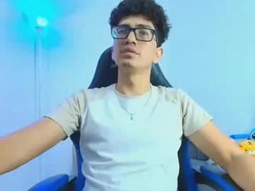 Freechat tylerwhiite_ on Chaturbate