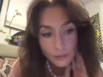 Freechat verynaughtynina on Chaturbate