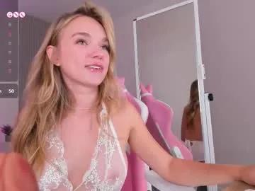 Freechat virrginchloee on Chaturbate