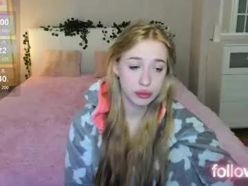 Freechat y0ung_lina18 on Chaturbate