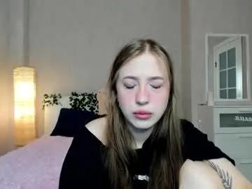 Freechat y0ung_lina18 on Chaturbate